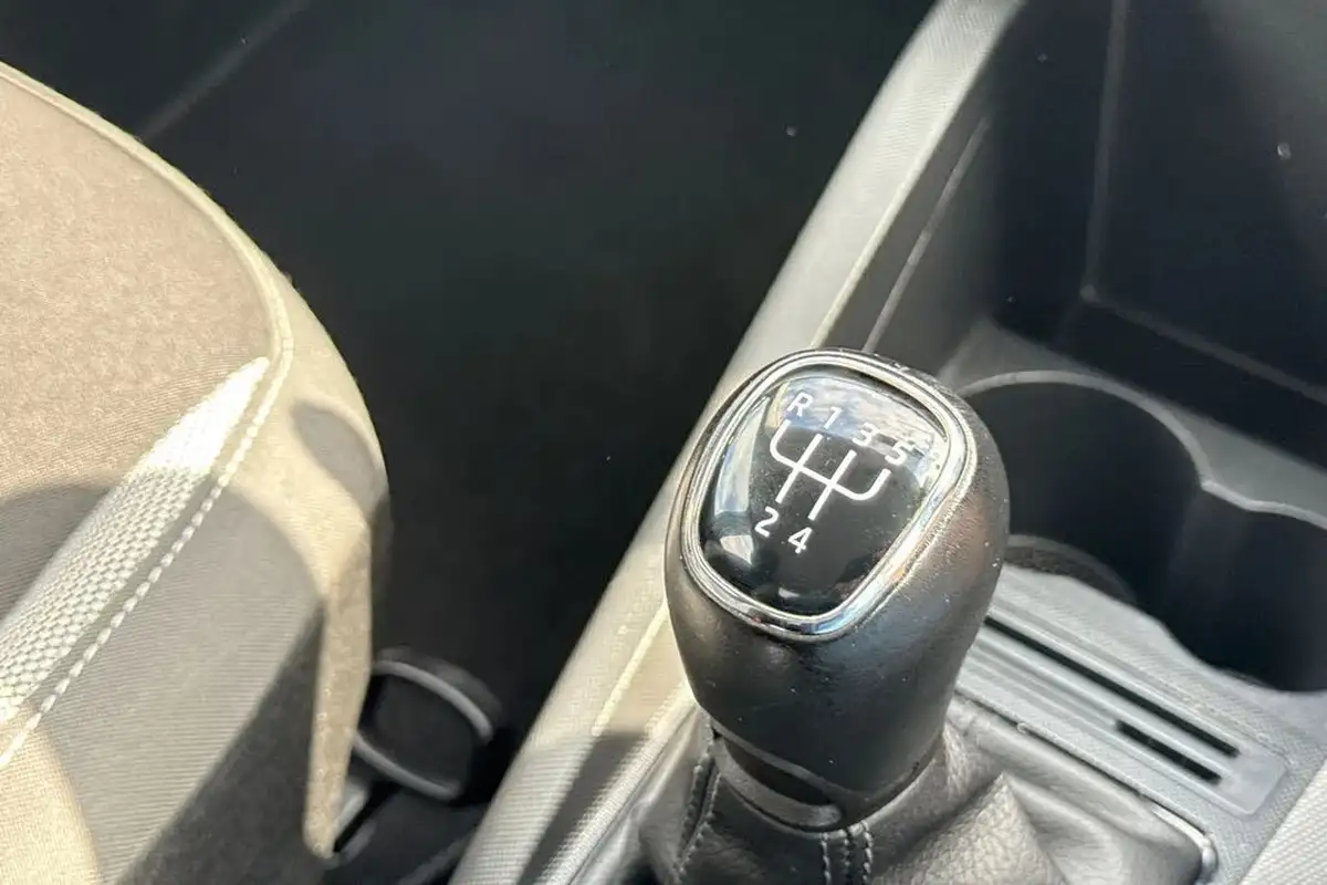 2018-skoda-fabia-10-tsi-se-95ps-ss-hatchback-big-22