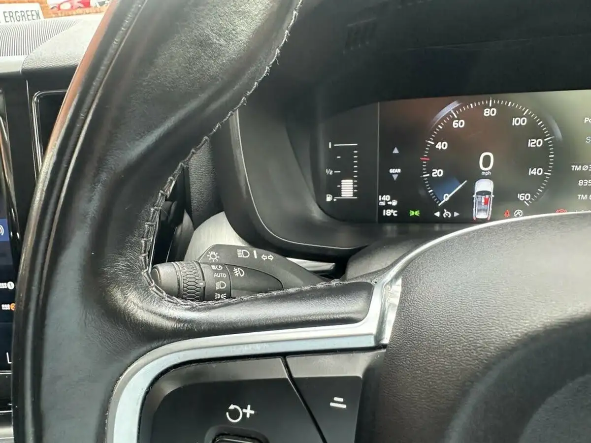 2018-volvo-xc60-20td-d4-momentum-4x4-big-38