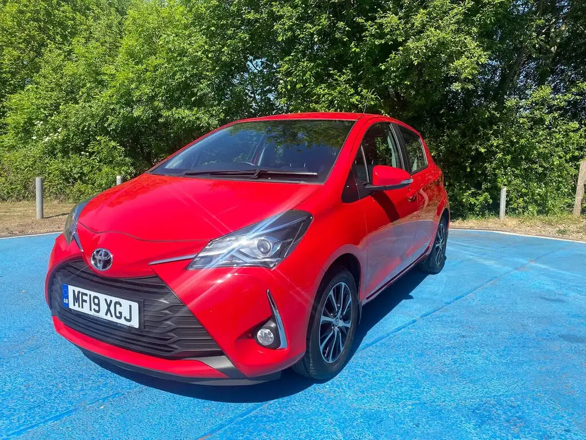 2019-toyota-yaris-15-vvt-i-icon-tech-111bhp-1496cc-big-2