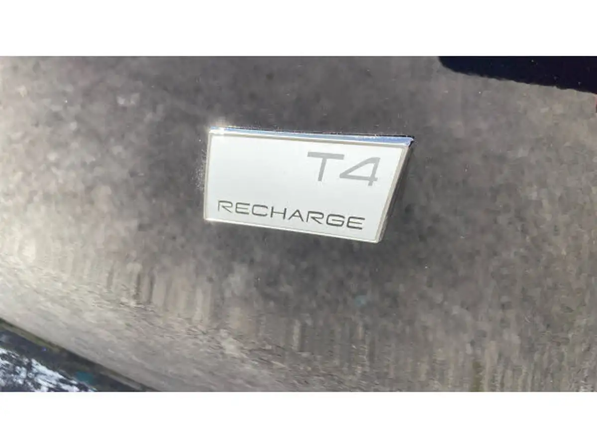 2022-volvo-xc40-15-t4-r-design-big-39