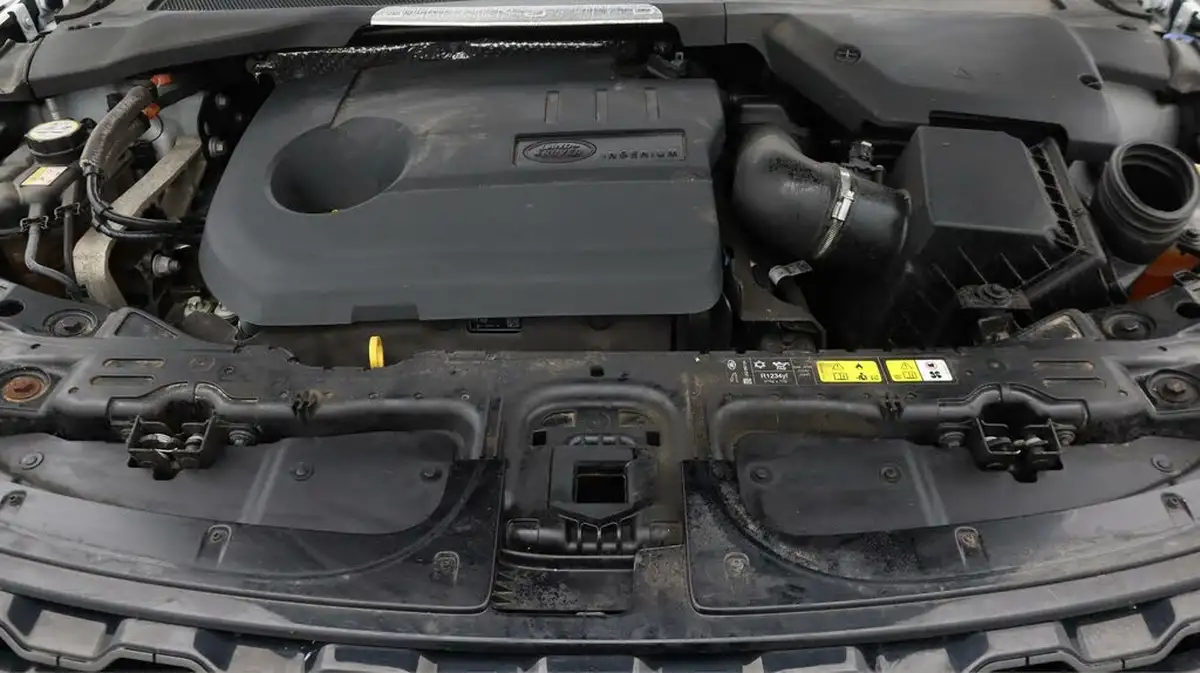 2021-land-rover-range-rover-evoque-15-p300e-r-dynamic-hse-big-19