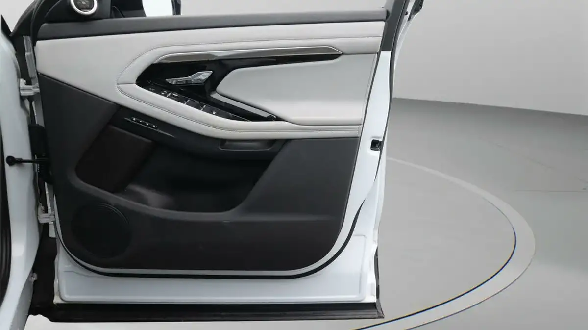 2021-land-rover-range-rover-evoque-15-p300e-r-dynamic-hse-big-15