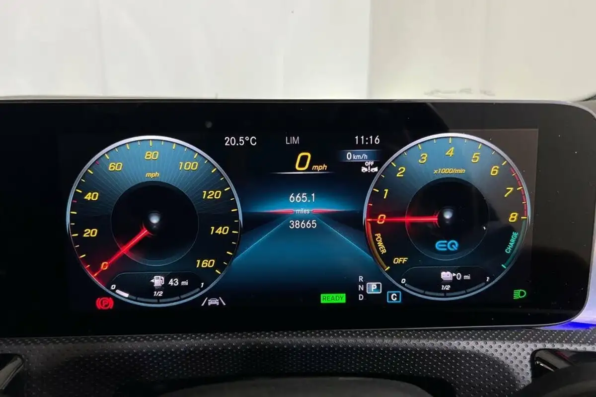 2023-mercedes-benz-cla-big-11