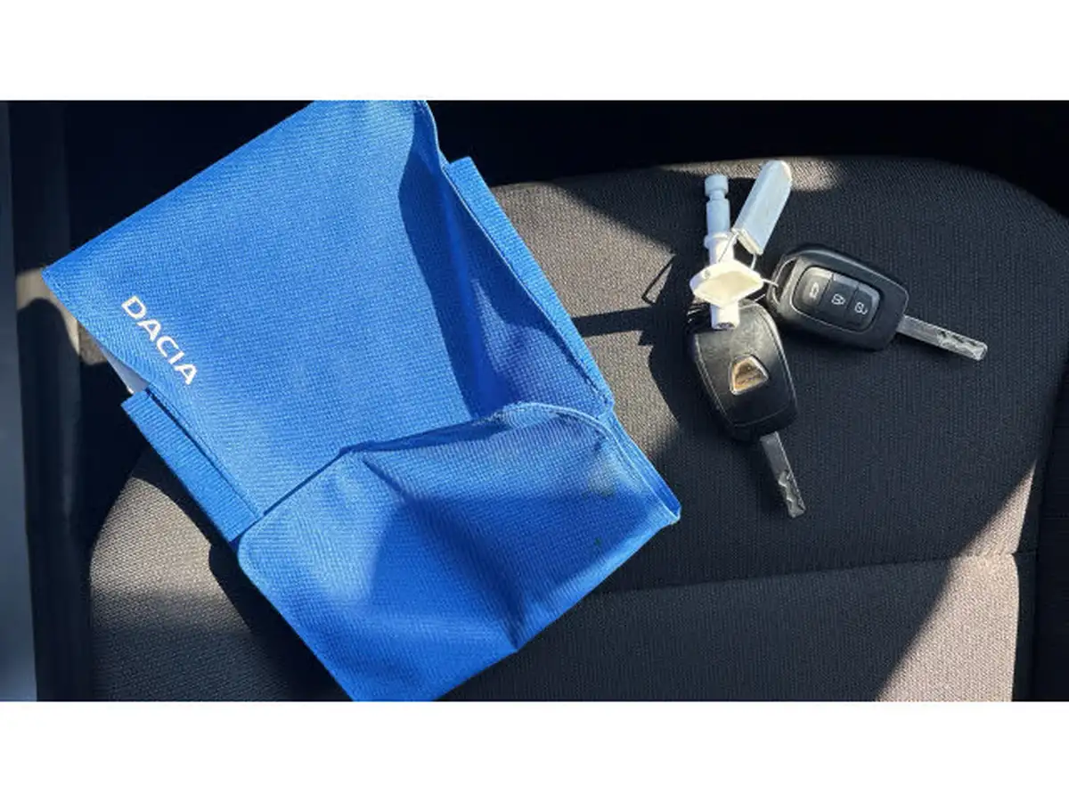 2021-dacia-sandero-10-sce-essential-big-18