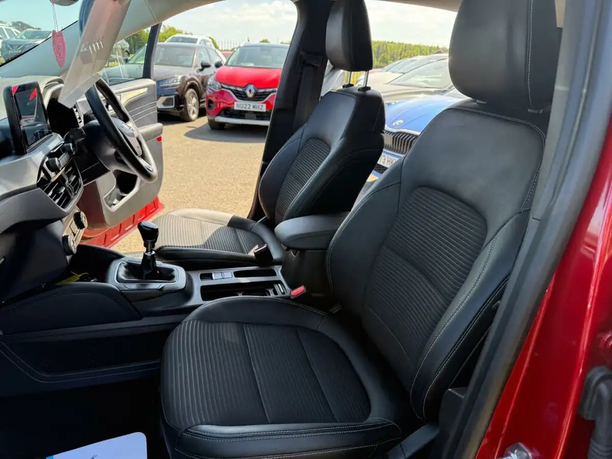 2022-ford-kuga-big-17