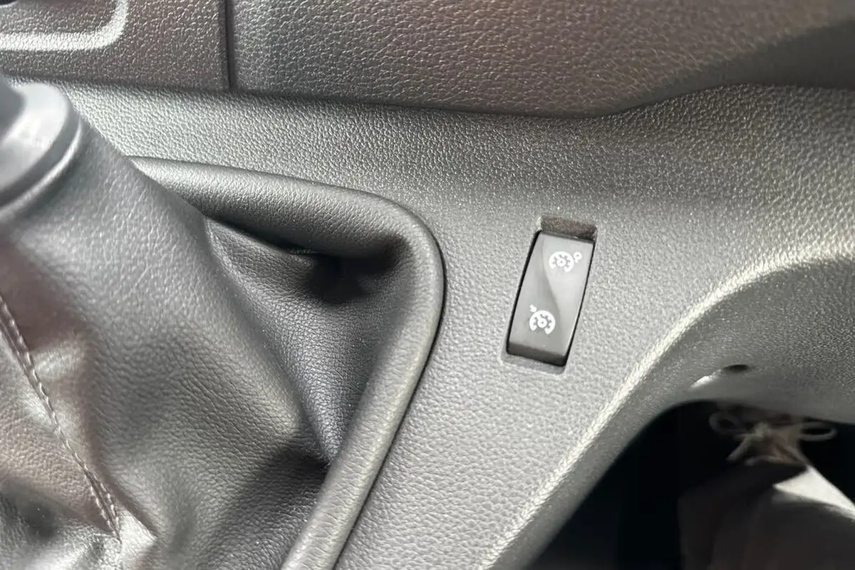 2024-nissan-interstar-23dci-f35-l2h2-acenta-150pseu6d-big-36