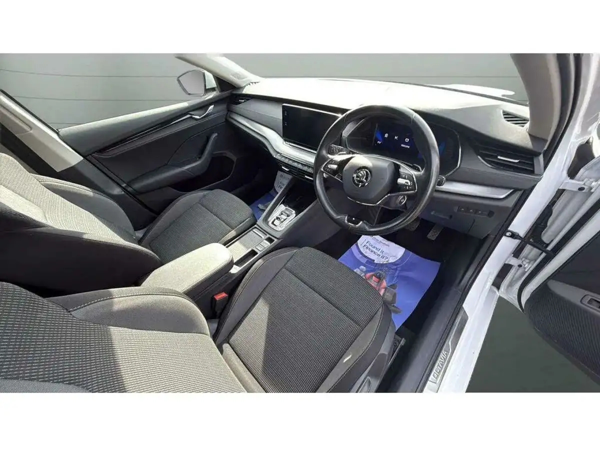 2021-skoda-octavia-big-15
