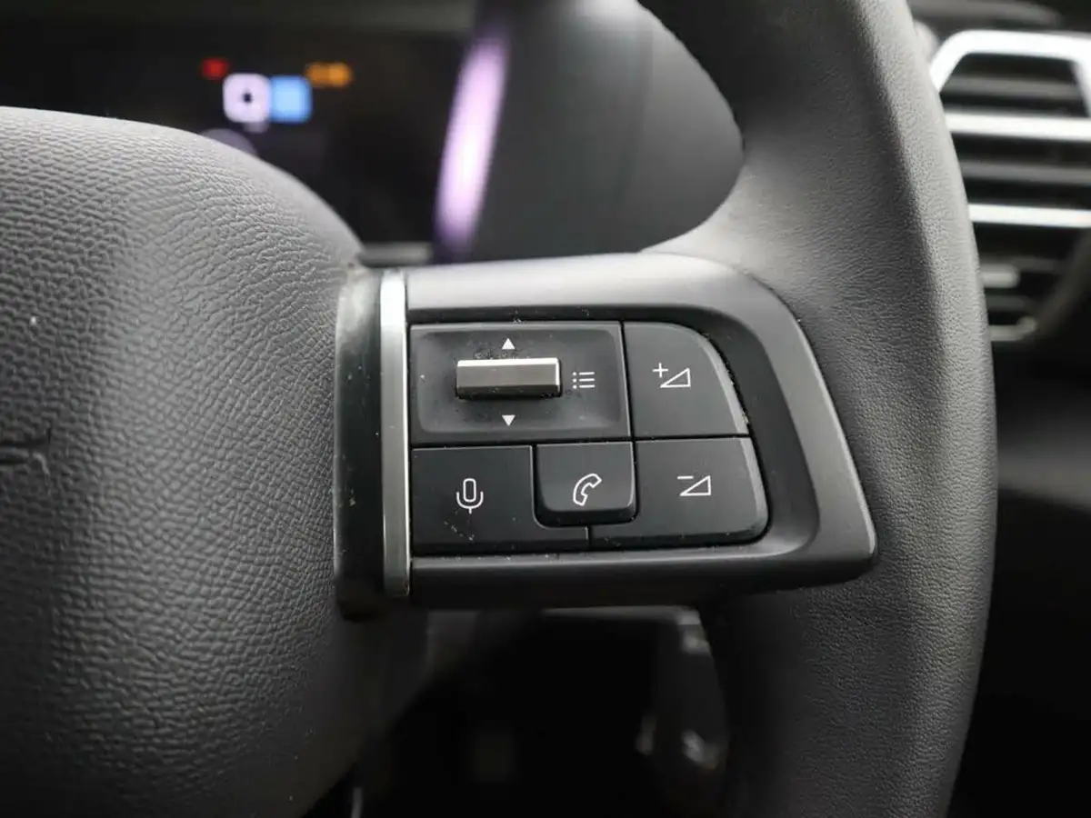 2024-citroen-c4-12-puretech-plus-130ps-ss-big-32