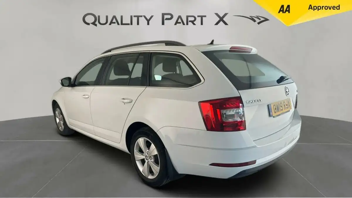 2019-skoda-octavia-16tdi-se-technology-estate-big-4