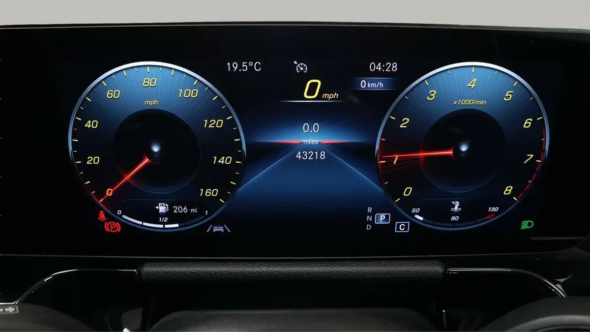 2022-mercedes-benz-gla-class-13-gla-200-amg-line-executive-big-10
