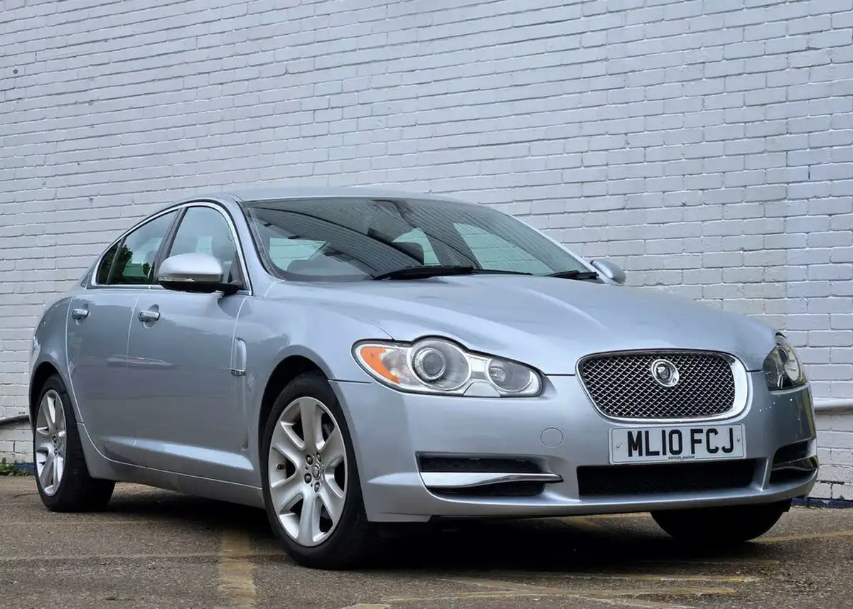 2010-jaguar-xf-30-premium-luxury-big-9