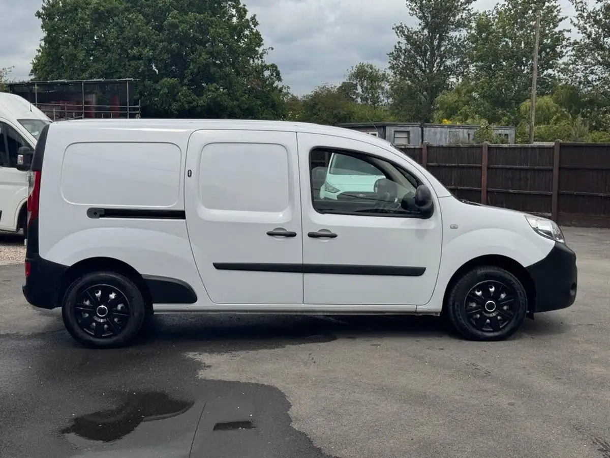 2017-renault-kangoo-maxi-15dci-ll21-energy-90-maxi-pt-business-panel-big-4