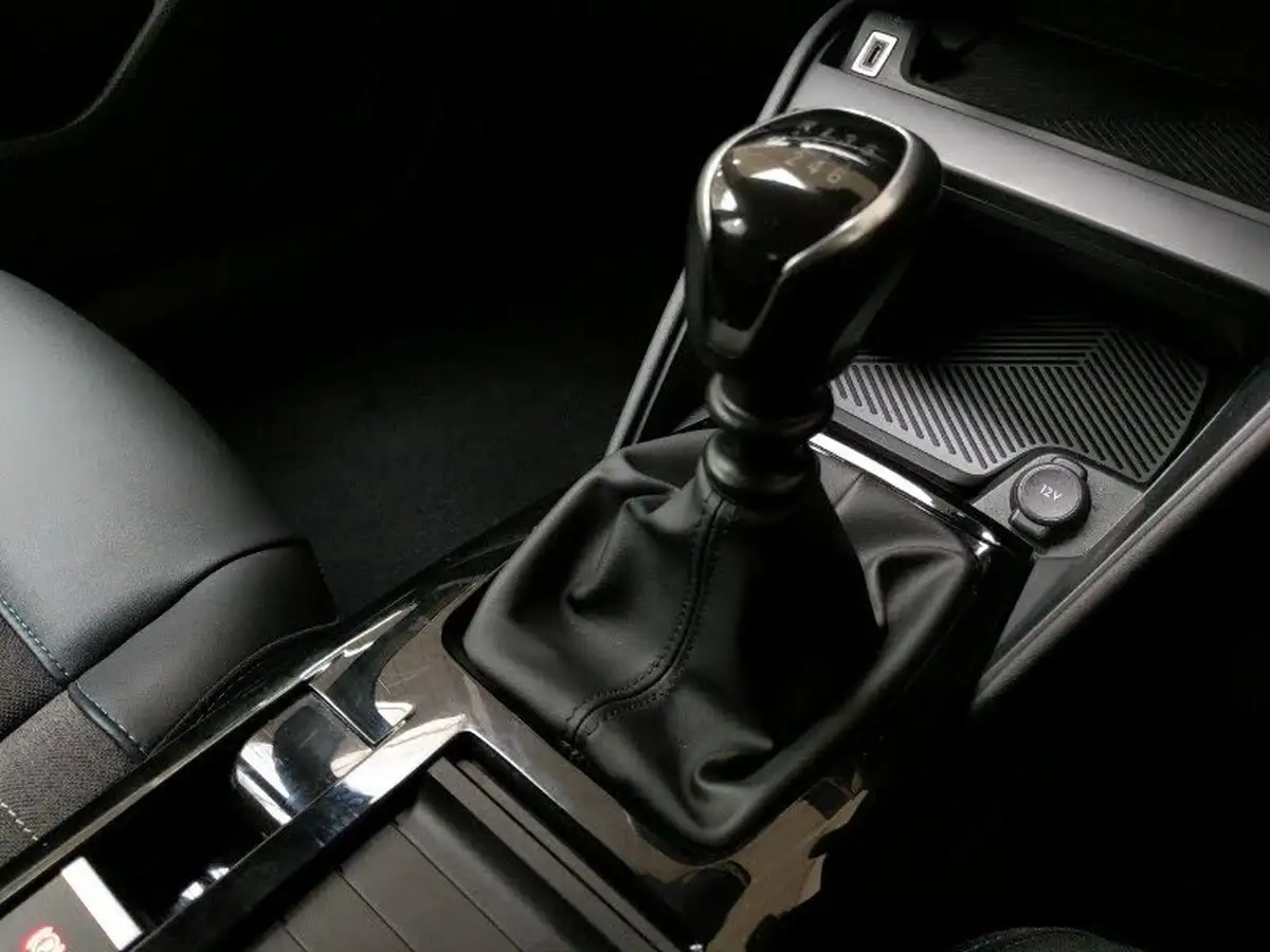 2021-citroen-c4-12-puretech-sense-plus-big-11
