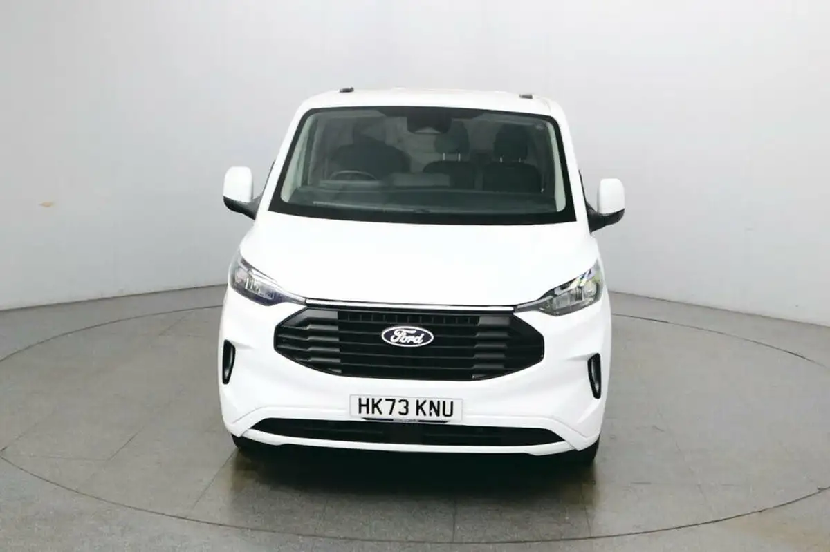 2024-ford-transit-custom-20tdci-320-l2h1-limited-136pseu6e-panel-van-1996cc-auto-big-10