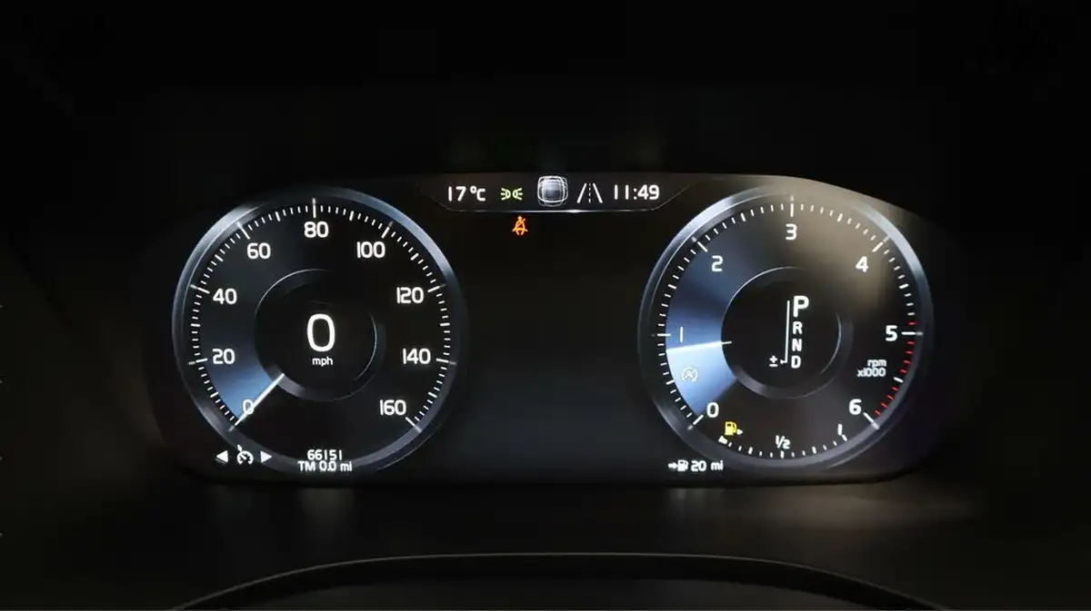 2018-volvo-xc60-20td-d4-r-design-4x4-geartronic-big-10