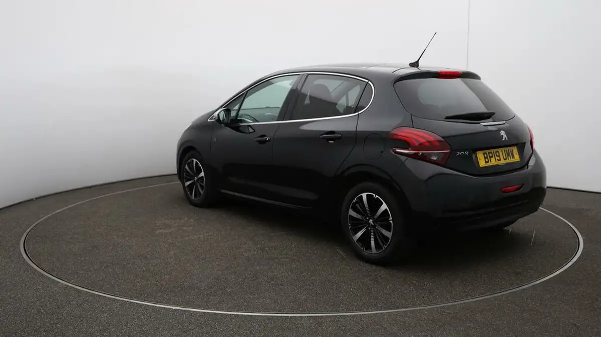 2019-peugeot-208-12-puretech-tech-edition-82bhp-big-61