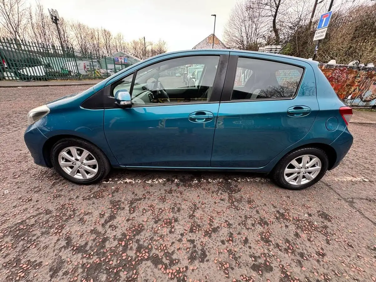 2012-toyota-yaris-133-t-spirit-vvt-i-big-9