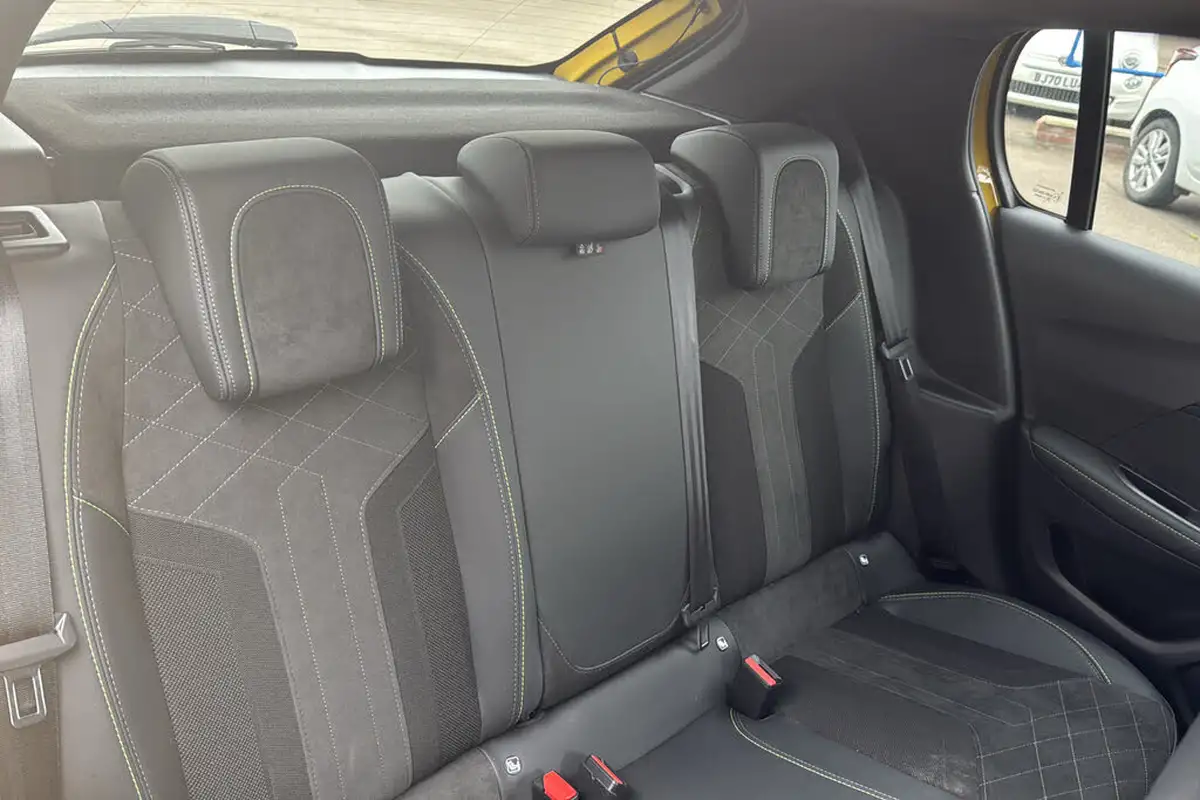 2022-peugeot-208-12-puretech-gt-premium-130bhp-eat8-big-11