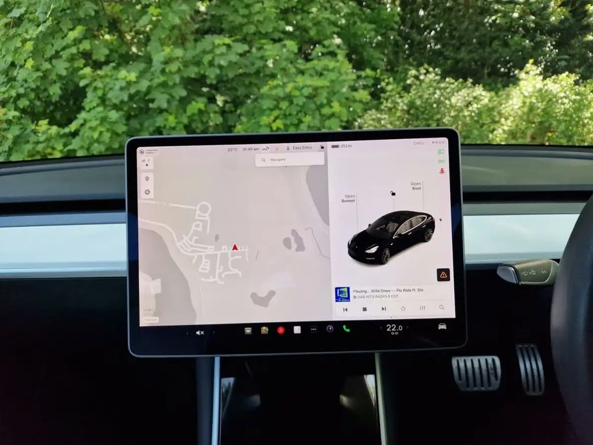 2019-tesla-model-3-e-4x4-performance-pack-big-15