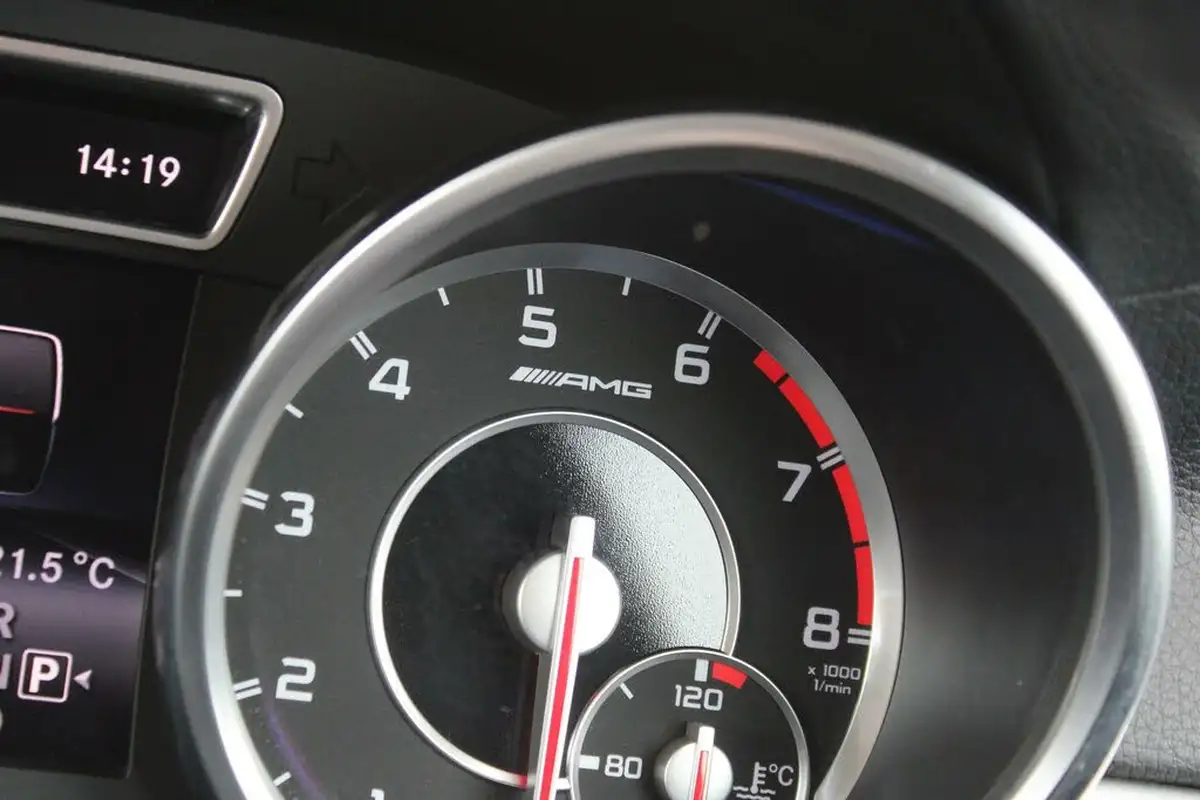 2014-mercedes-benz-m-class-55-ml63-amg-518bhp-speedshift-plus-7g-tronic-big-33