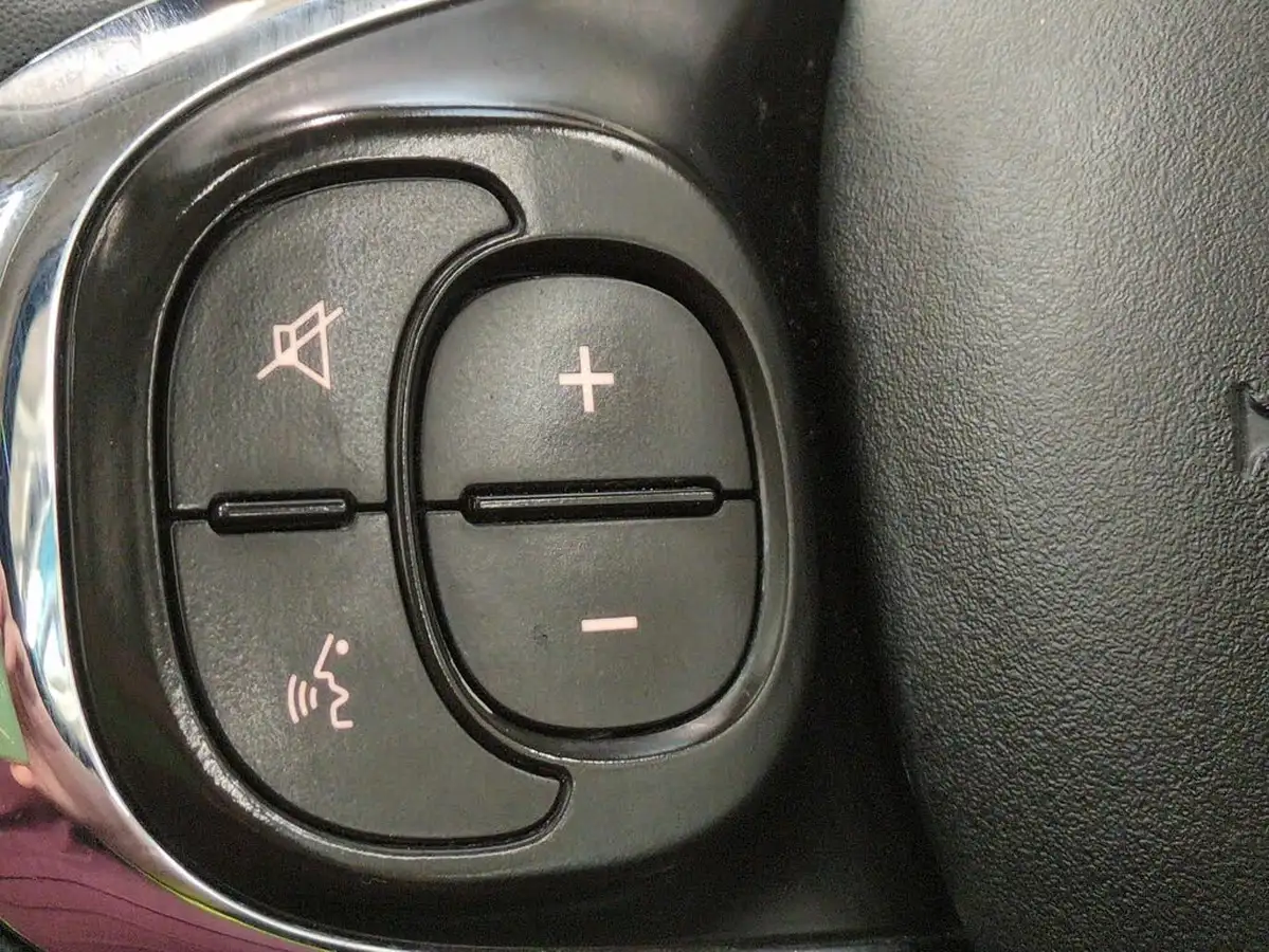 2019-fiat-500-12-lounge-ss-big-22