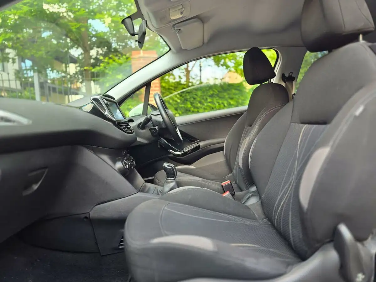 2013-peugeot-208-12-active-3d-big-8