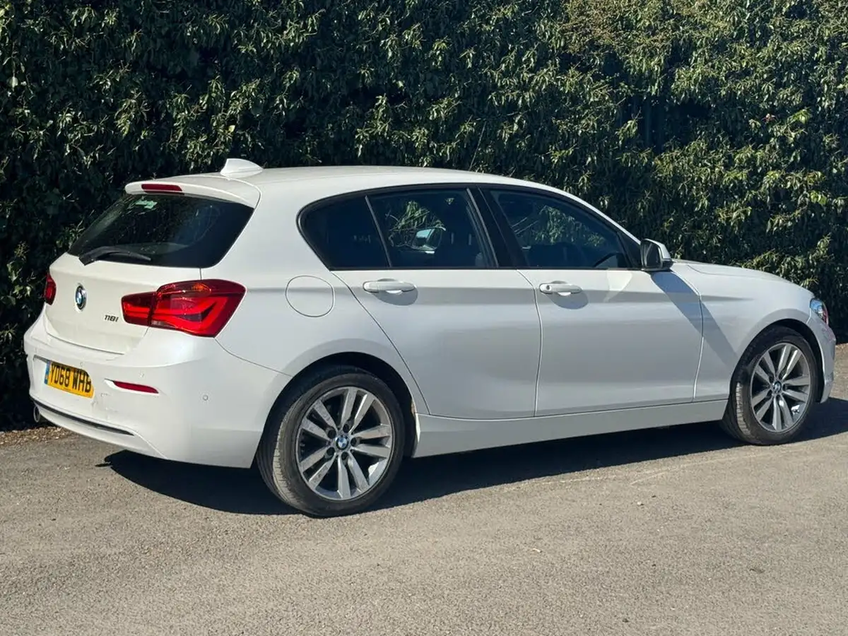 2018-bmw-1-series-15-118i-sport-5d-auto-big-2