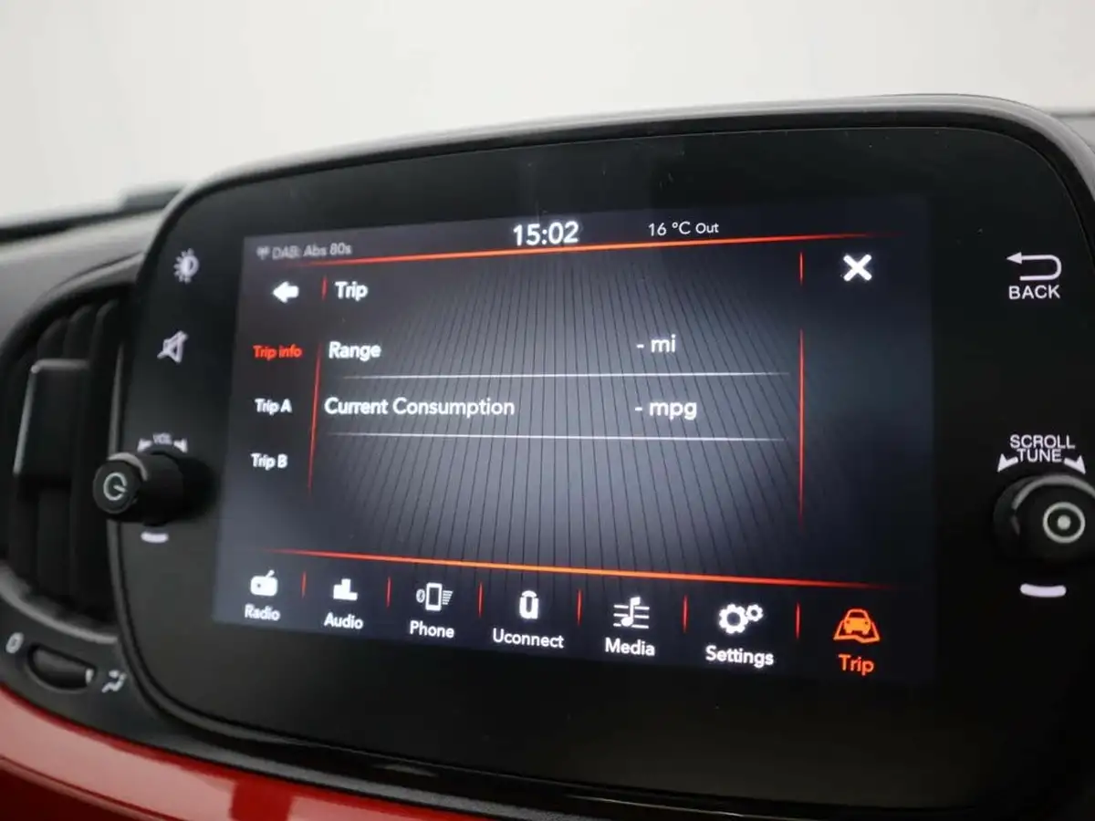 2021-fiat-500-10-lounge-big-28