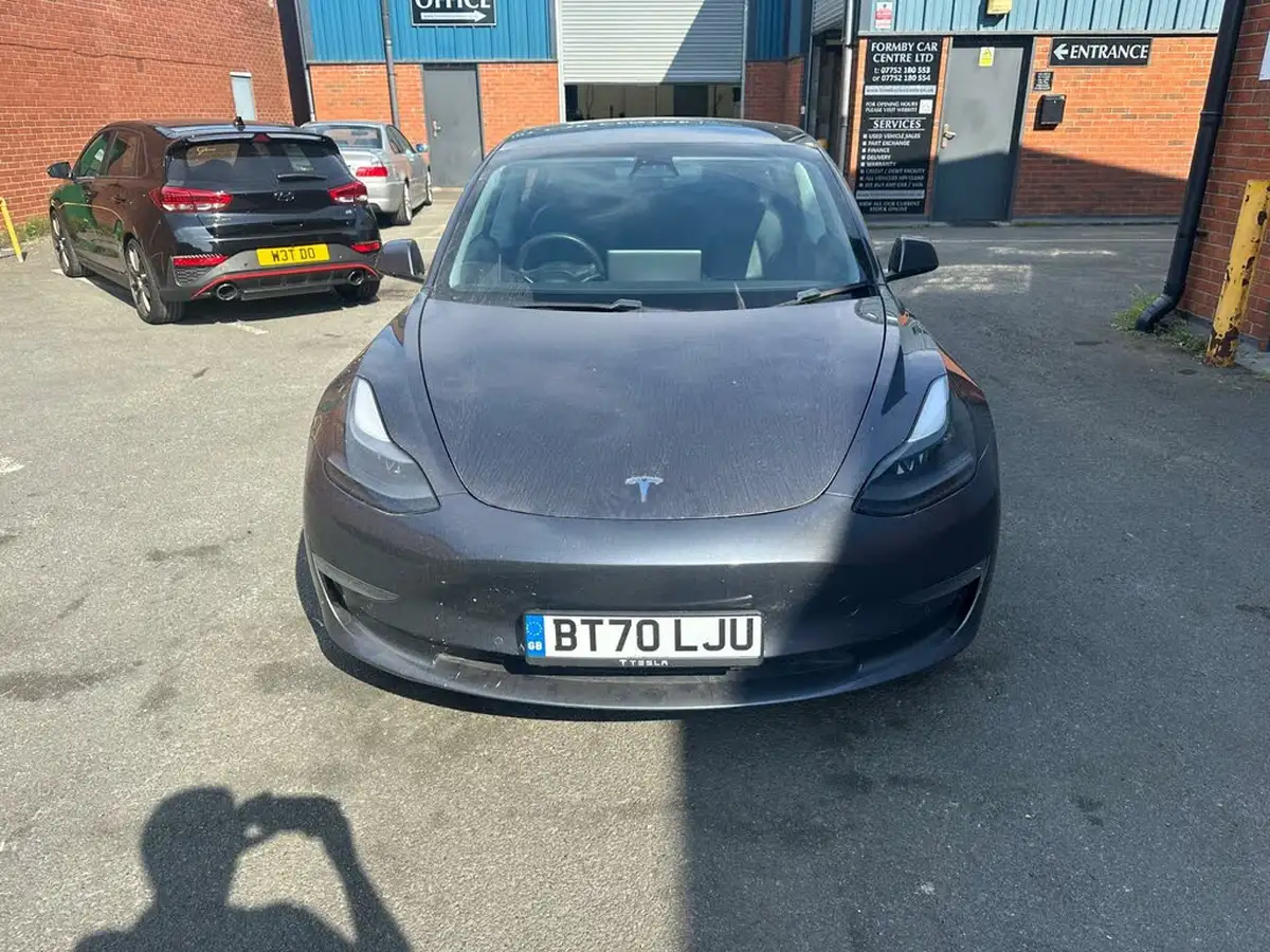 2020-tesla-model-3-e-long-range-big-7