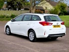 2014-toyota-auris-14td-active-touring-sports-small-8