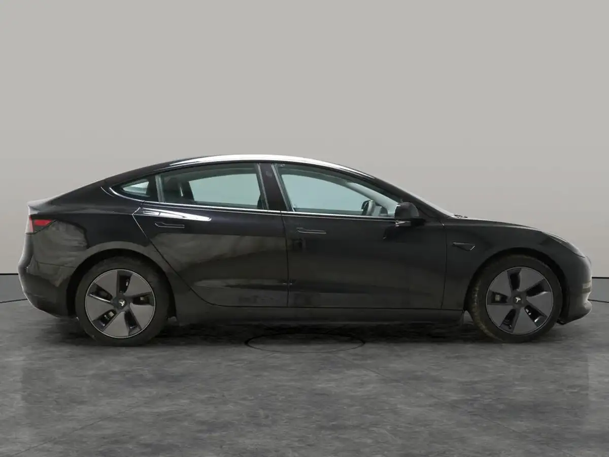 2022-tesla-model-3-e-long-range-big-11