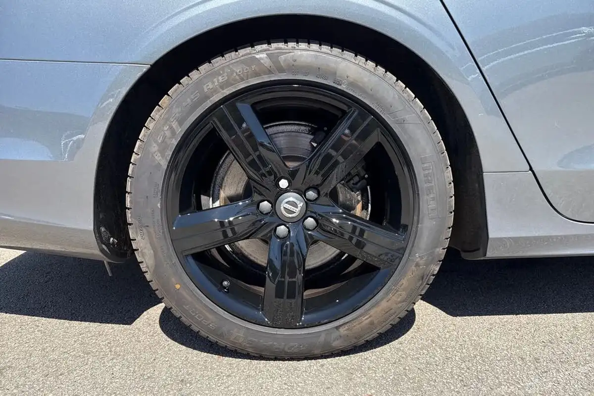 2018-volvo-v90-20td-d5-r-design-4x4-big-11