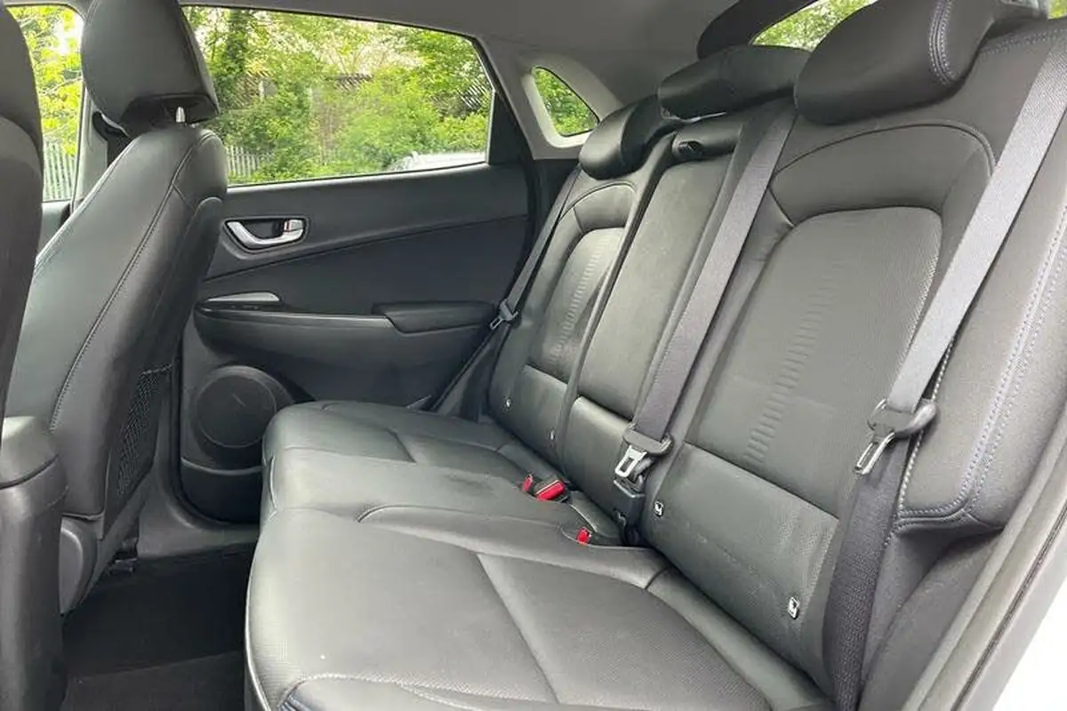 2023-hyundai-kona-e-ultimate-204ps-64kwh-105kw-obc-big-19