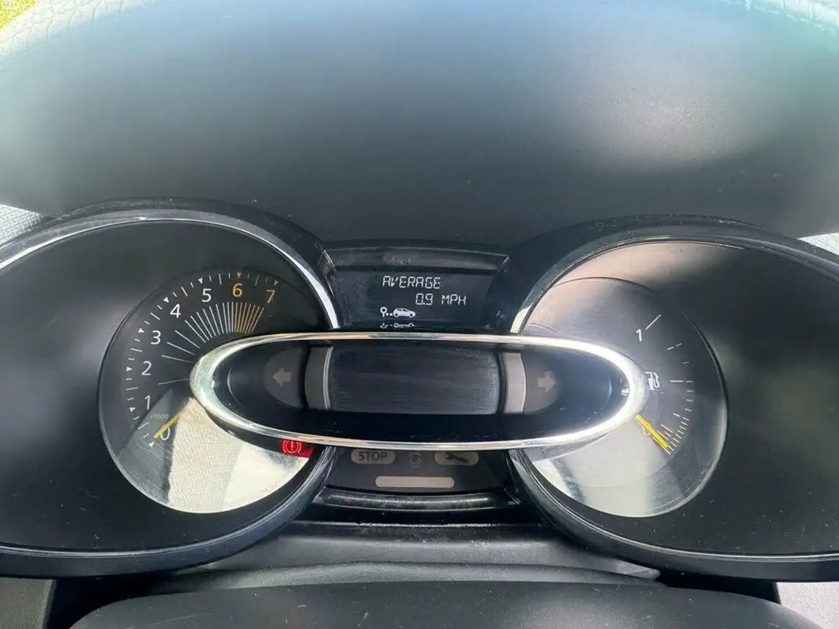 2013-renault-clio-09-expression-eco-big-4