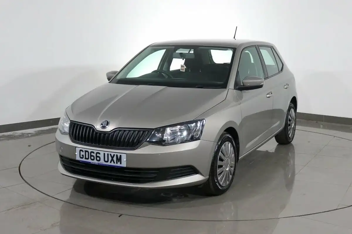 2017-skoda-fabia-10-mpi-s-hatchback-big-10