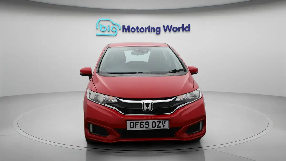 2019-honda-jazz-13-i-vtec-se-cvt-big-1