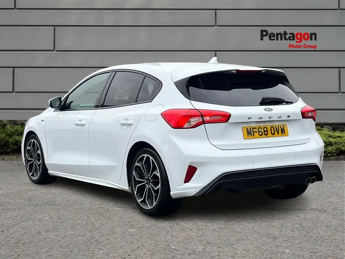 2018-ford-focus-15-st-line-x-hatchback-big-1