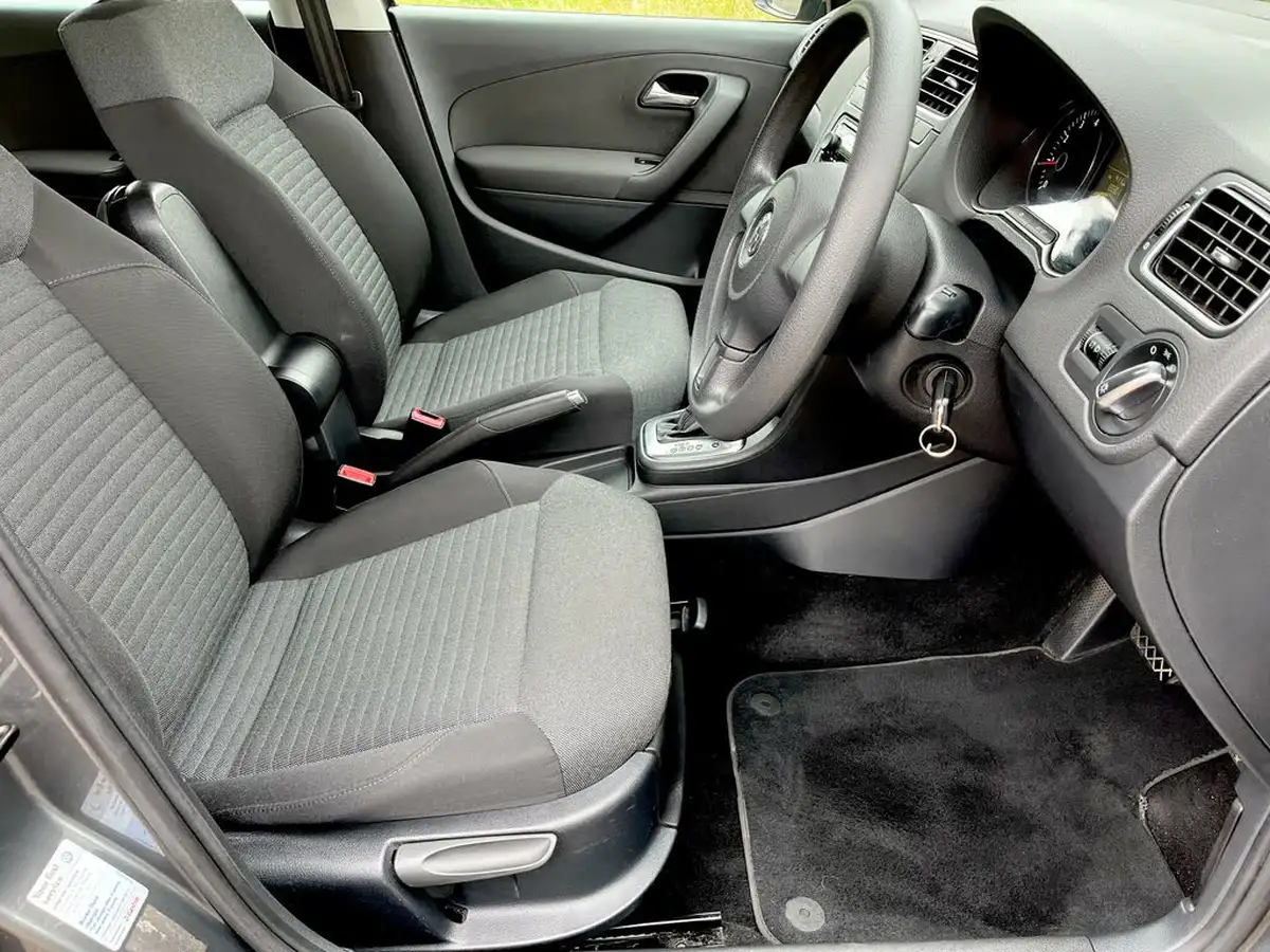 2010-volkswagen-polo-14-se-86ps-5d-dsg-big-15