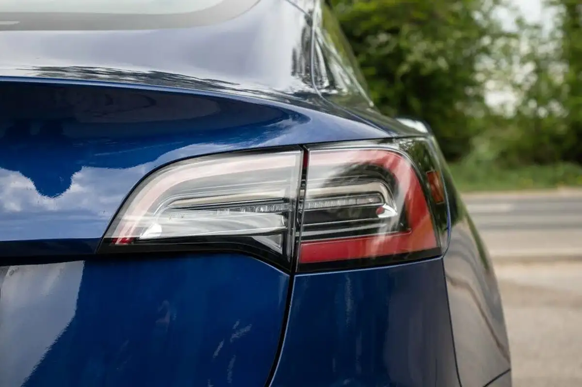 2020-tesla-model-3-e-standard-plus-big-35