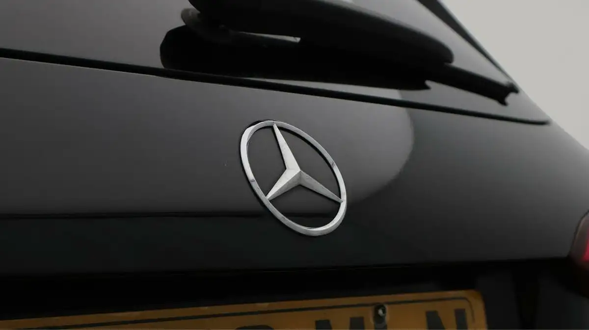 2020-mercedes-benz-a-class-13-a180-amg-line-executive-hatchback-5d-7g-dct-big-21