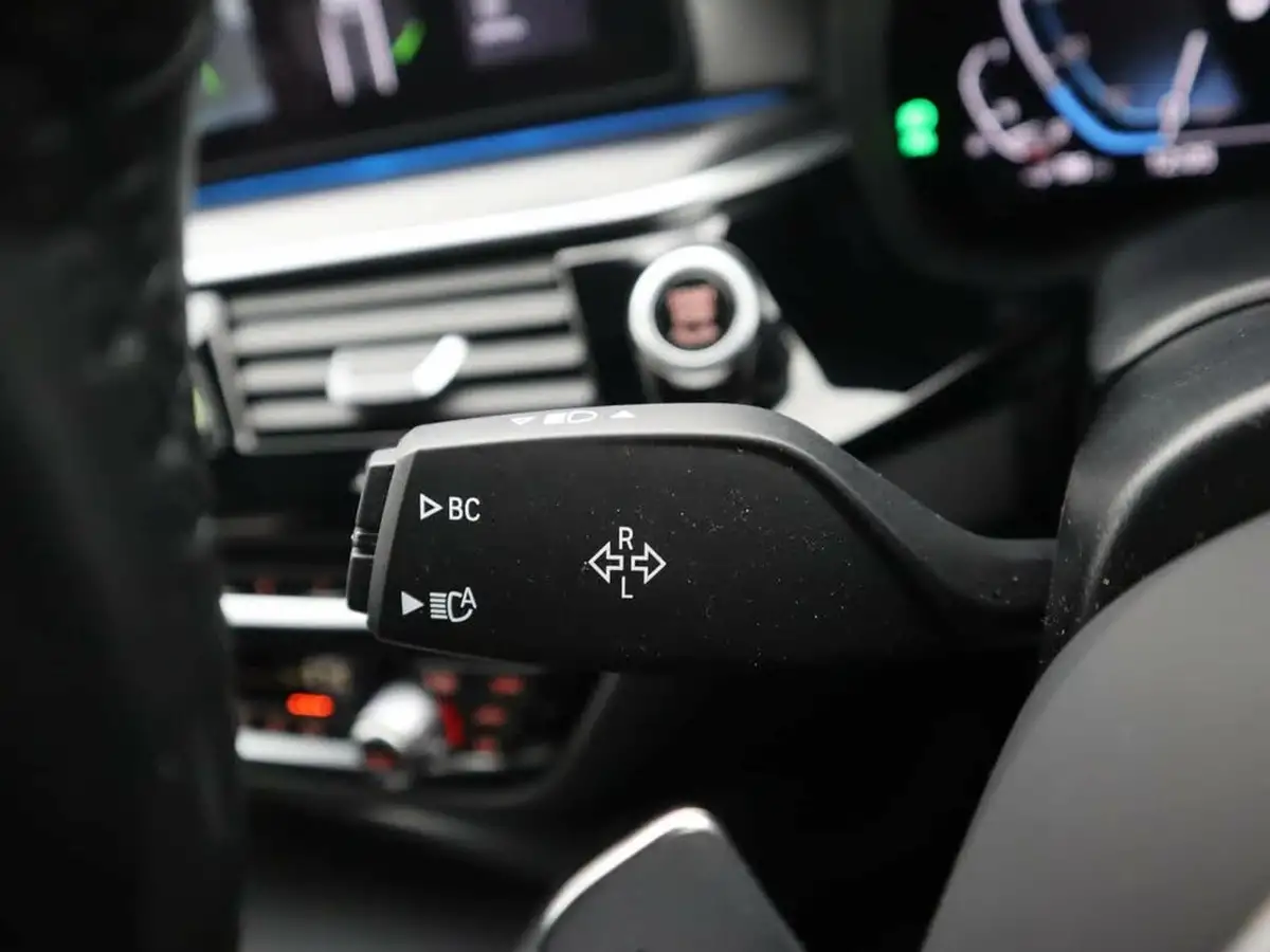 2022-bmw-5-series-20-530e-m-sport-touring-5d-big-36