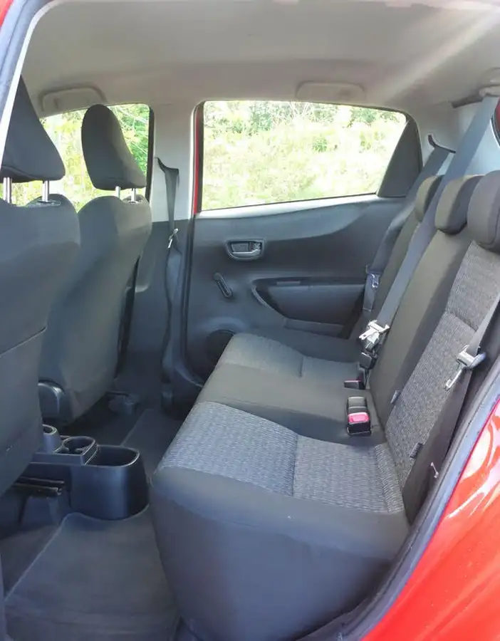 2013-toyota-yaris-133-tr-vvt-i-5d-big-4