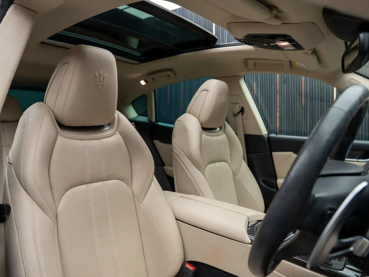 2020-maserati-levante-38-gts-big-36