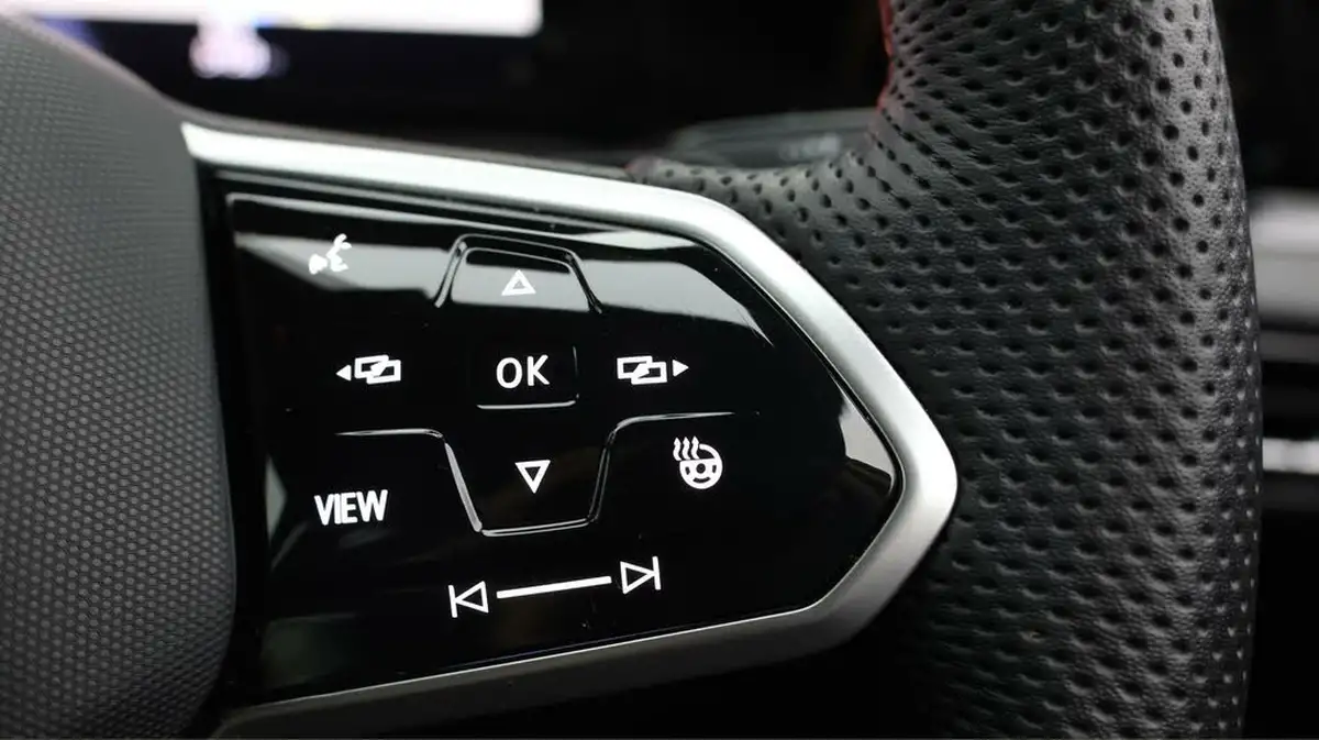 2024-volkswagen-golf-20-tsi-gti-245ps-big-22