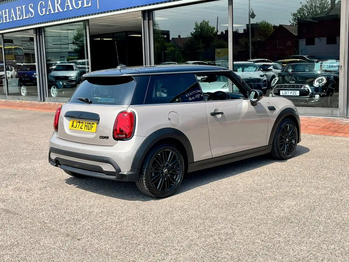 2022-mini-cooper-15-cooper-exclusive-premium-hatchback-3d-auto-big-7