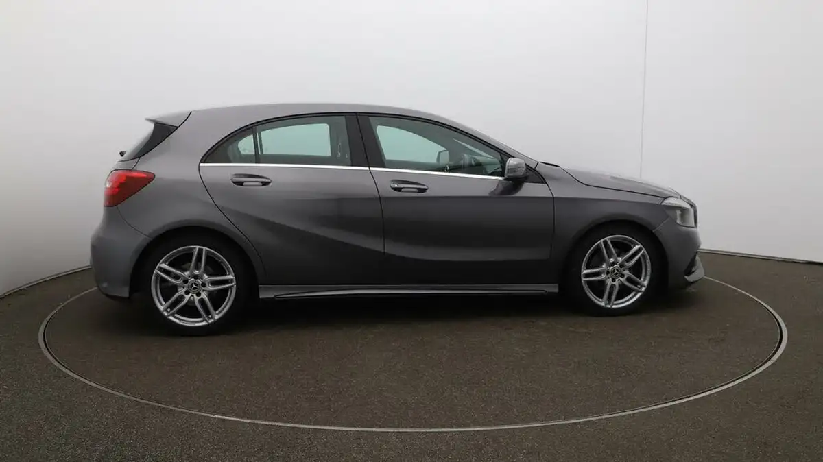 2018-mercedes-benz-a-class-16-a180-amg-line-ss-7g-dct-big-49