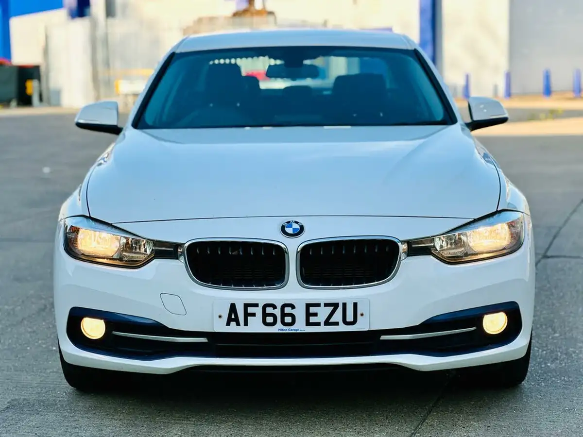 2016-bmw-3-series-15-318i-sport-saloon-4d-big-37
