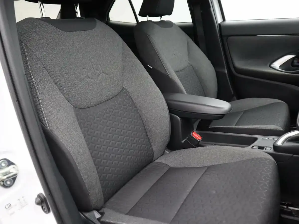 2022-toyota-yaris-15-vvt-i-design-panoramic-roof-big-10