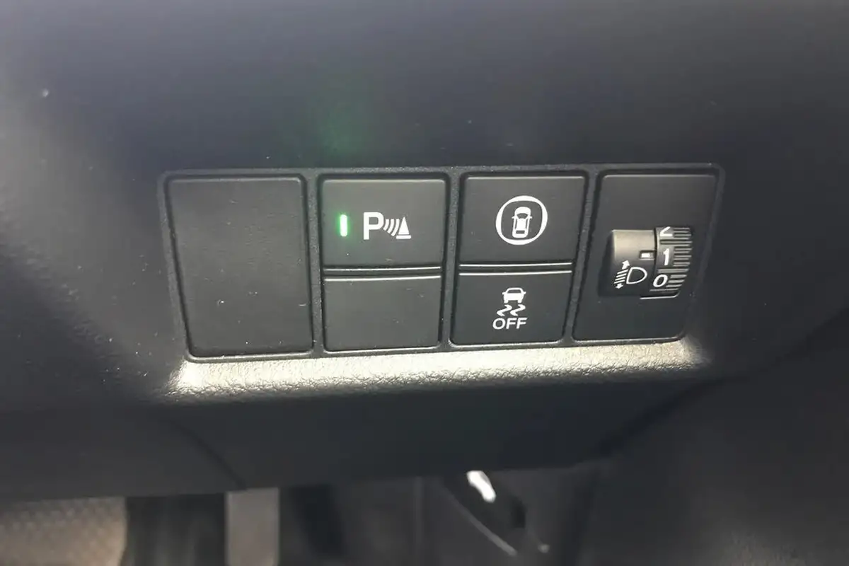 2022-honda-jazz-15-i-mmd-sr-109ps-big-14