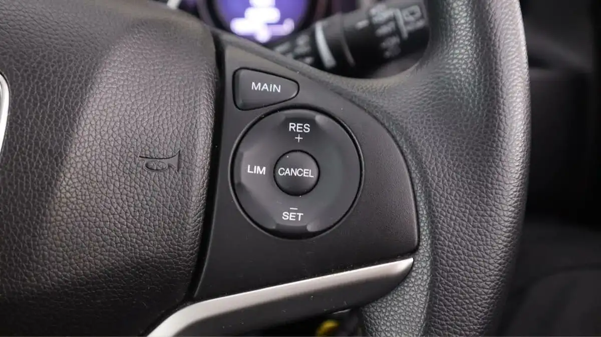 2019-honda-jazz-13-i-vtec-se-big-22